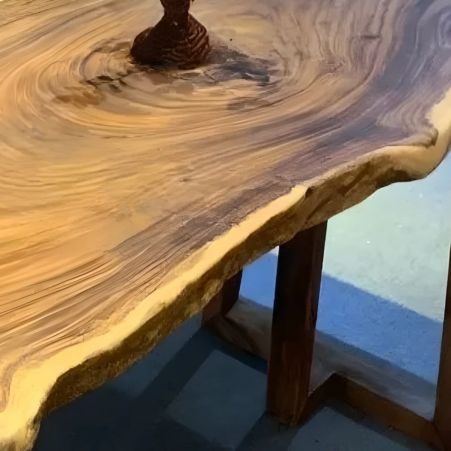 Full modern dining table
